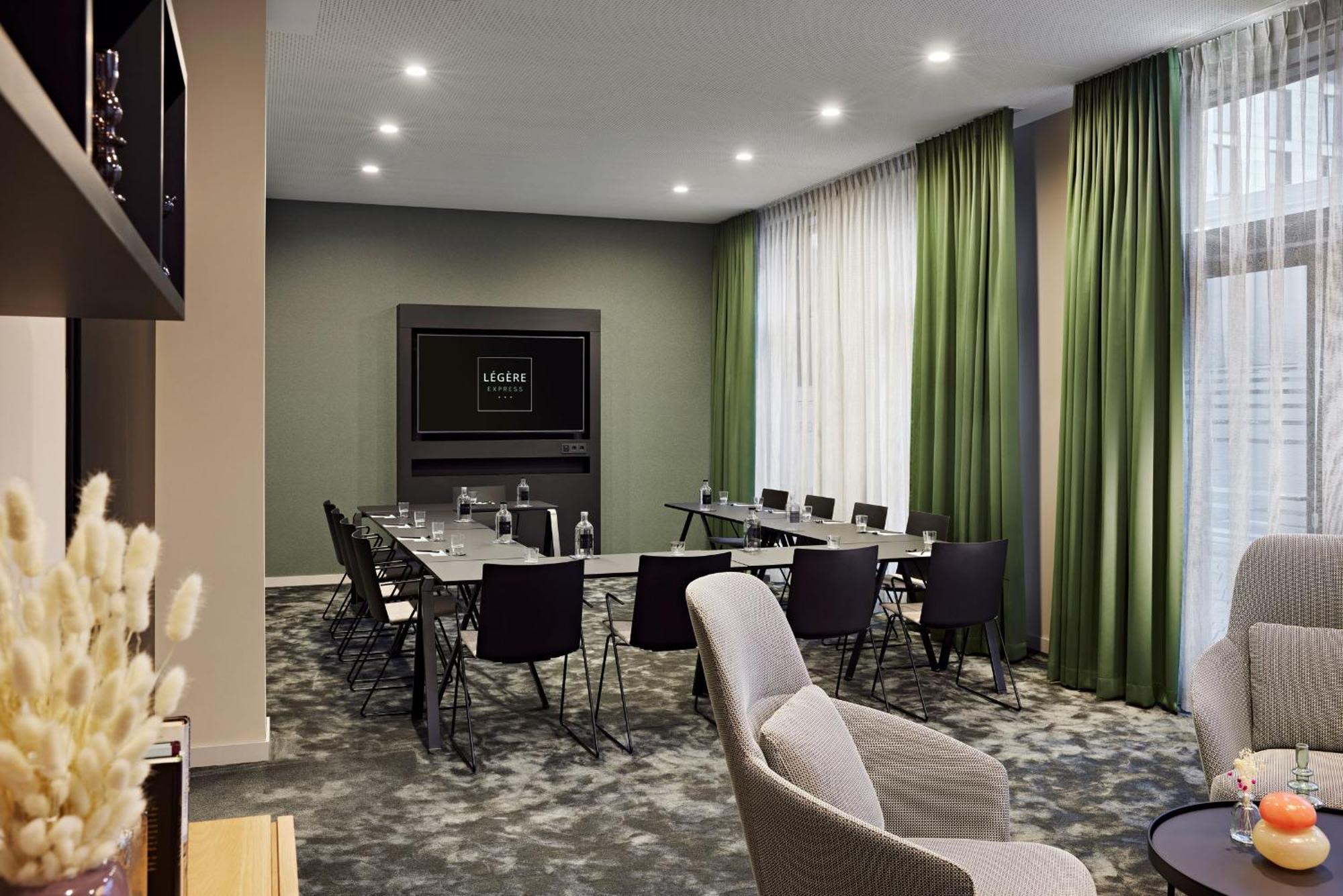Hotel LÉGÈRE EXPRESS Bielefeld Esterno foto